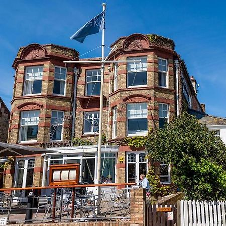 The Seaview Hotel And Restaurant Exterior photo
